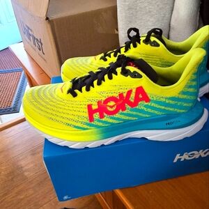 Women's Mach 5 Hoka Sneakers Size 7b